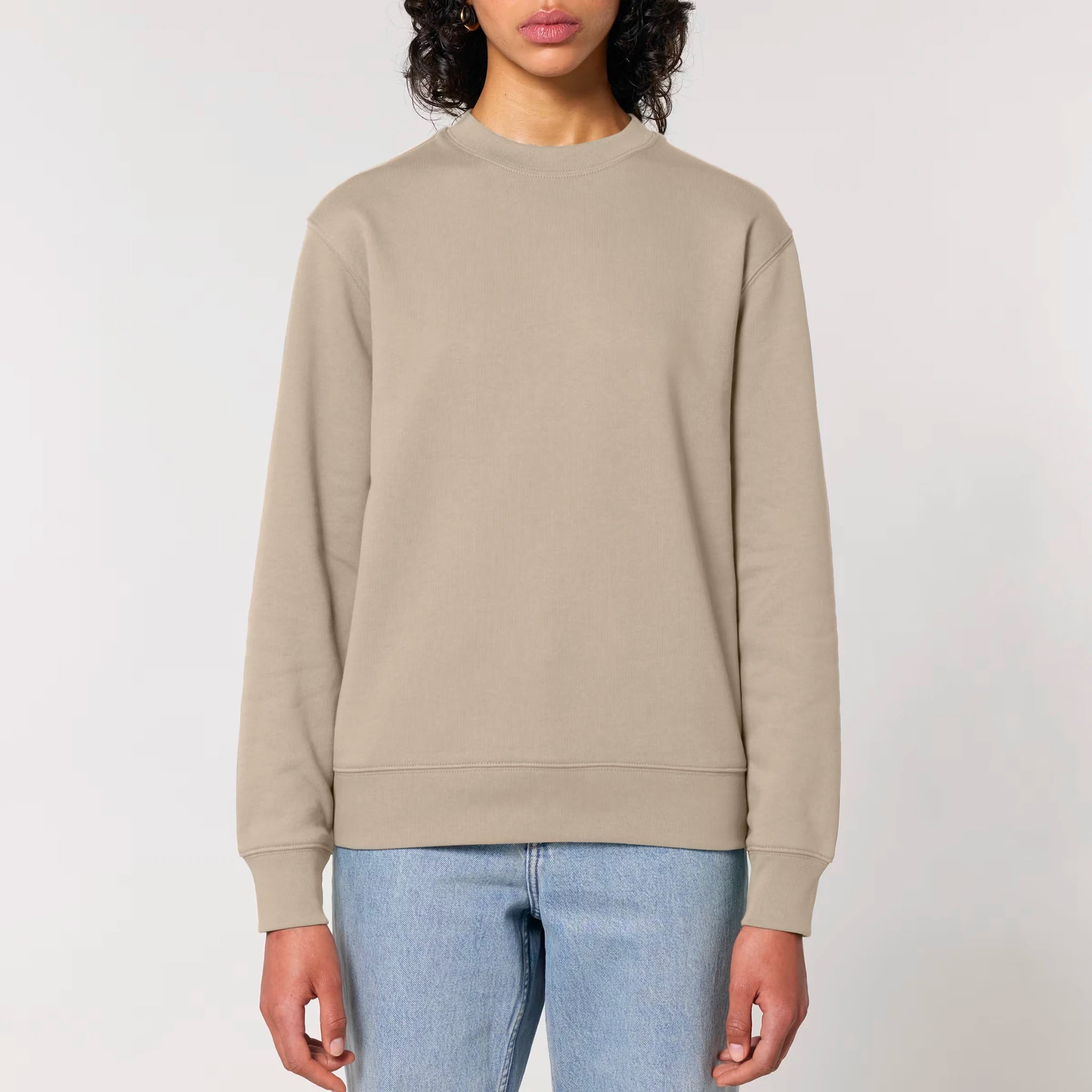 Unisex Heavyweight Organic Sweatshirt Desert Dust model female front Vaniform